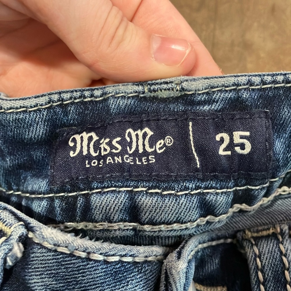 Women's Miss Me Jeans - Picture 3 of 4